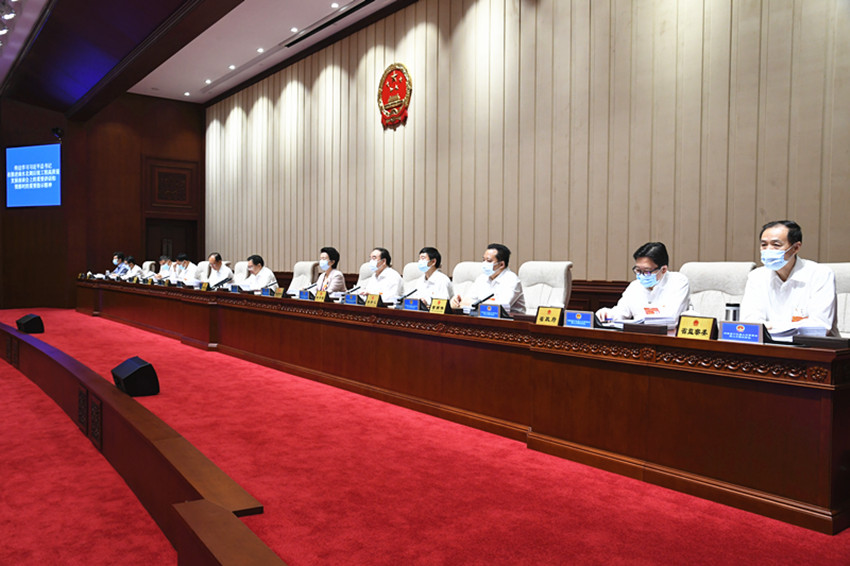河南省十三届人大常委会第二十四次会议开幕
